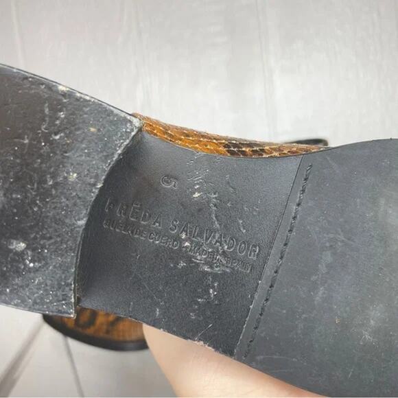FREDA SALVADOR Joan Snakeskin Embossed Chelsea Boots US 5 - Picture 8 of 8